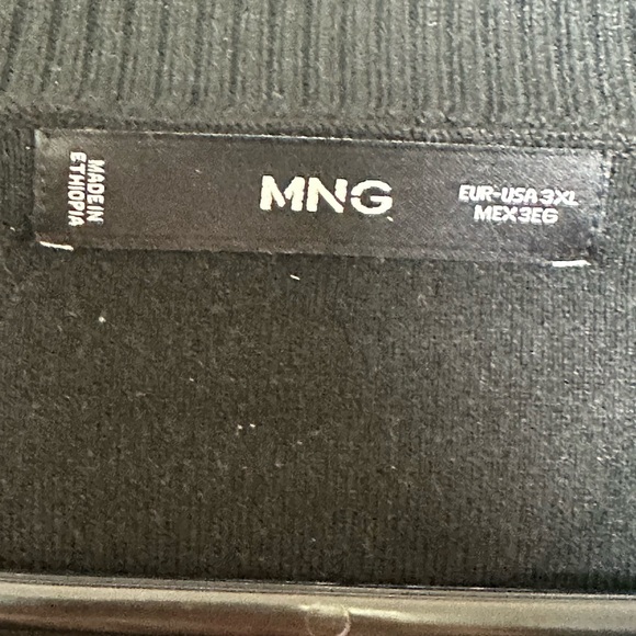 Mango Fine Knit Oversized Striped Black/White Sweater, Size 3XL - Picture 10 of 14